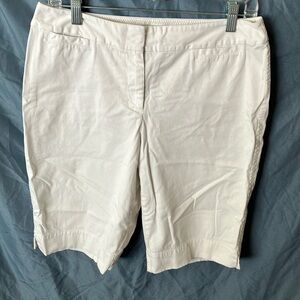 Liz Claiborne: Audra White 97% Cotton Shorts- 10